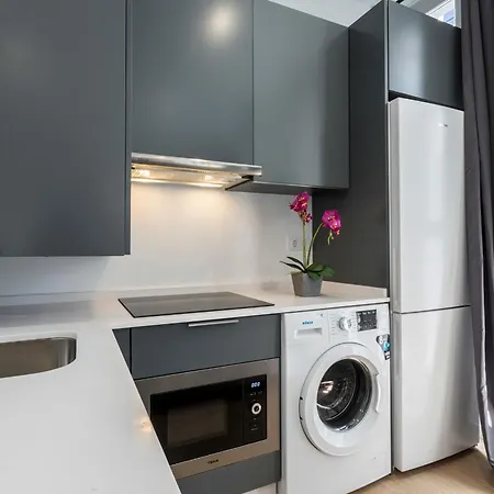 Апартаменти Lalasuites Rianal